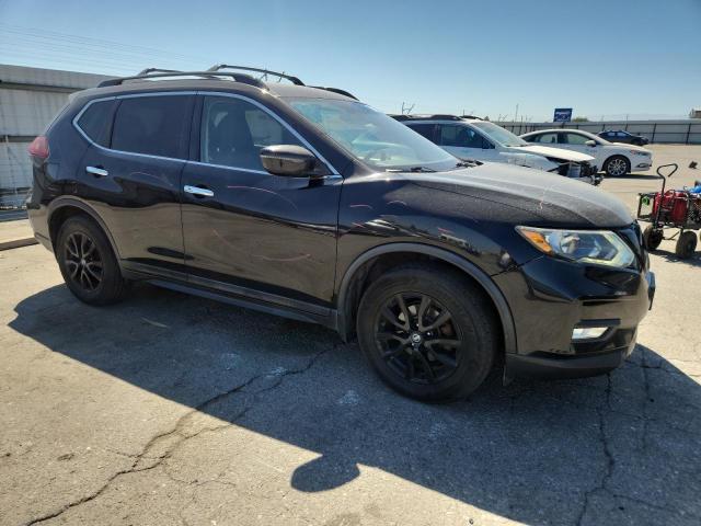 5N1AT2MT2JC822578 - 2018 NISSAN ROGUE S Czarny zdjęcie 4