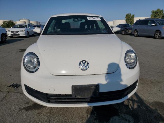 3VWHP7AT4CM622602 - 2012 VOLKSWAGEN BEETLE 白色 照片 5