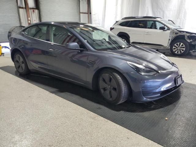 5YJ3E1EA6NF370688 - 2022 TESLA MODEL 3 GRAY photo 4