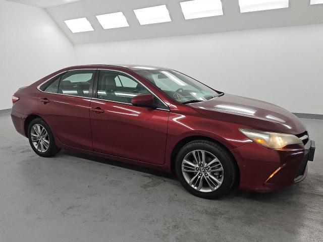 4T1BF1FK2HU762736 - 2017 TOYOTA CAMRY LE RED photo 4