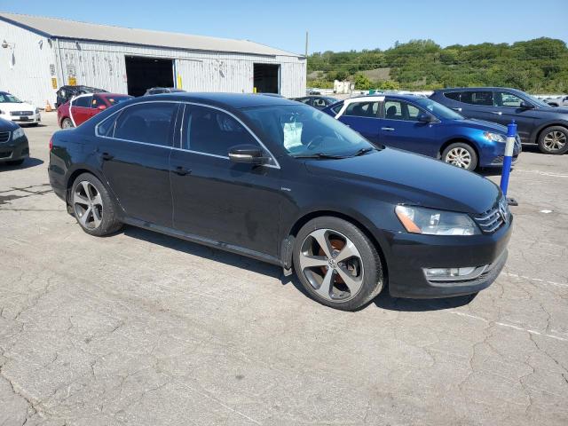 1VWAT7A32FC111053 - 2015 VOLKSWAGEN PASSAT S BLACK photo 4