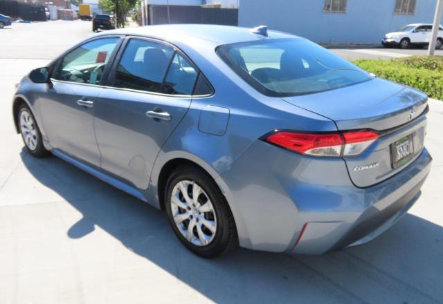 5YFEPMAEXMP248934 - 2021 TOYOTA COROLLA LE Mavi foto 4