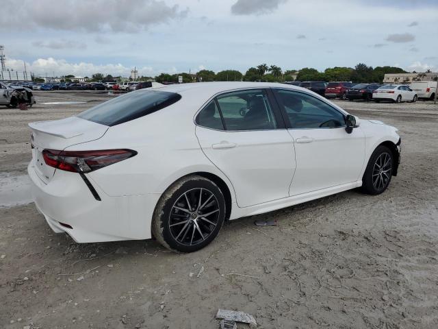 4T1G11AK5RU875884 - 2024 TOYOTA CAMRY SE NIGHT SHADE WHITE photo 3