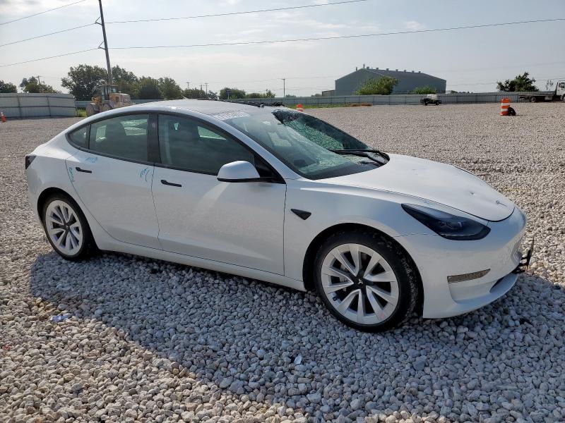 5YJ3E1EB7MF980560 - 2021 TESLA MODEL 3 WHITE photo 4