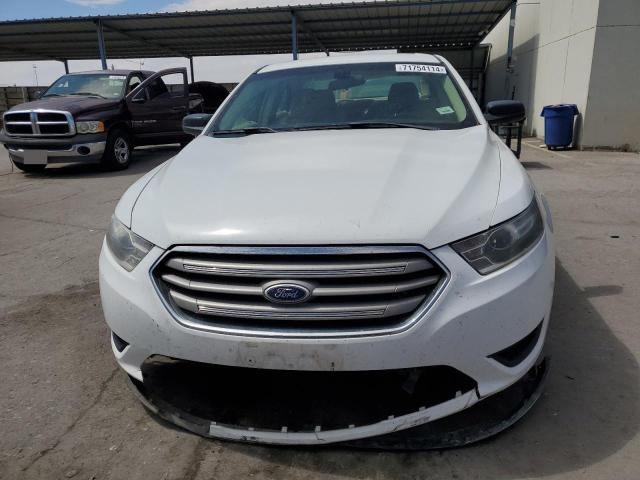 1FAHP2D82GG105317 - 2016 FORD TAURUS SE WHITE photo 5