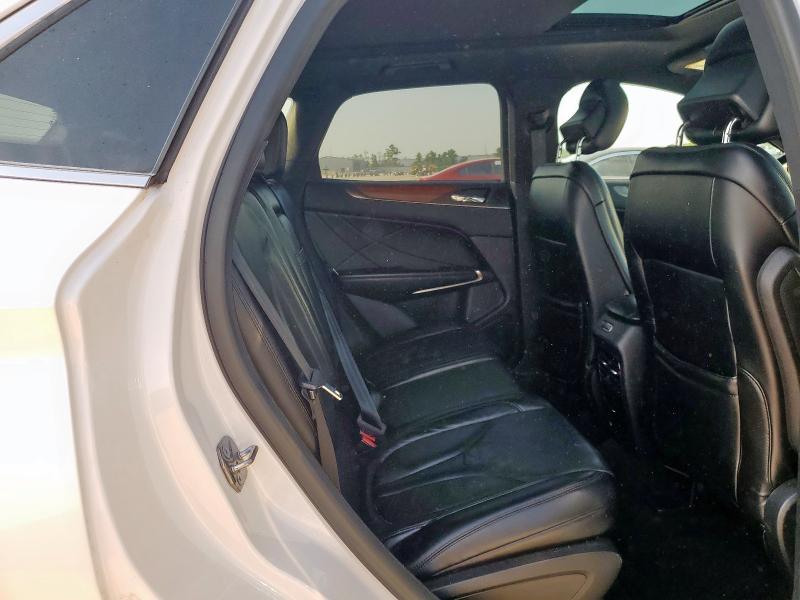 5LMCJ3C97JUL20750 - 2018 LINCOLN MKC RESERVE 白色 照片 11