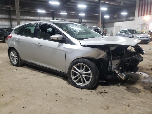 1FADP3K2XFL222846 - 2015 FORD FOCUS SE SILVER photo 4