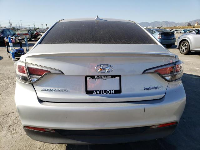 KMHE24L32HA061316 - 2017 HYUNDAI SONATA HYBRID SILVER photo 6