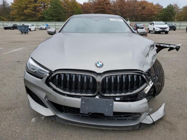 WBAGV8C02NCJ60944 - 2022 BMW M850XI GRAY photo 5