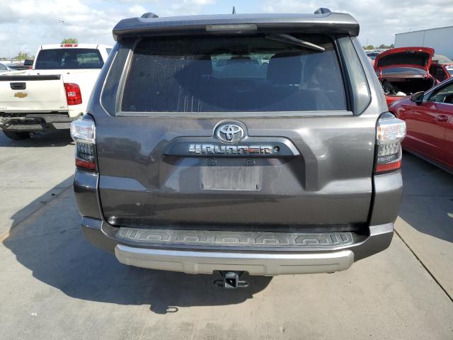 JTEBU5JR3J5596504 - 2018 TOYOTA 4RUNNER SR5/SR5 PREMIUM GRAY photo 6