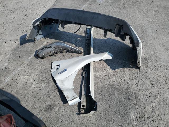 JTDKARFP2H3004432 - 2017 TOYOTA PRIUS PRIM თეთრი ფოტო 12