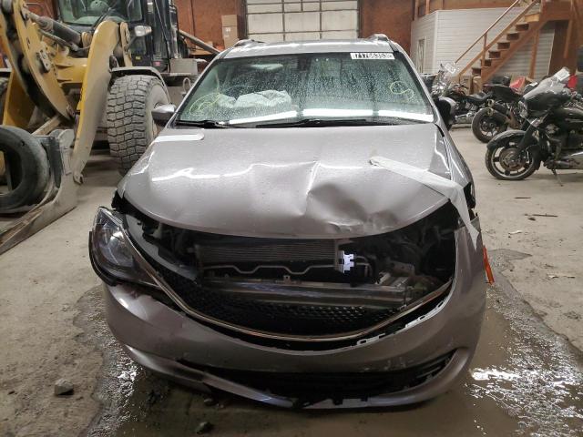 2C4RC1DG6LR275121 - 2020 CHRYSLER VOYAGER LXI SILVER photo 5