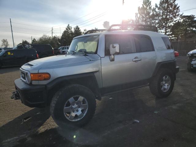 JTEBU11F570093030 - 2007 TOYOTA FJ CRUISER SILVER photo 1