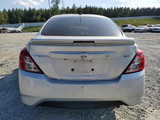 3N1CN7APXKL851296 - 2019 NISSAN VERSA S SILVER photo 6