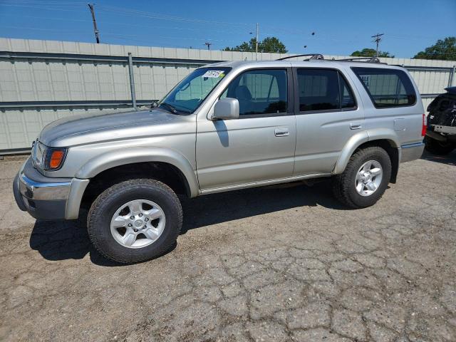 2000 TOYOTA 4RUNNER SR5, 