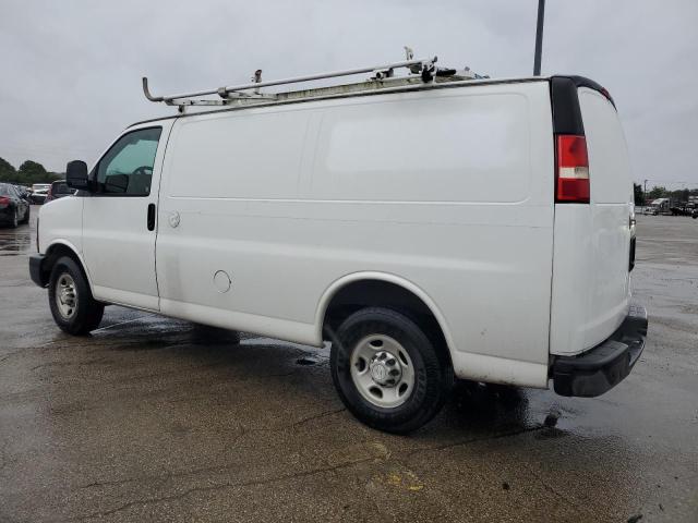 1GCWGFCA7E1207385 - 2014 CHEVROLET EXPRESS G2 WHITE photo 2