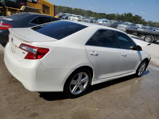 4T1BF1FK4EU431054 - 2014 TOYOTA CAMRY L WHITE photo 3