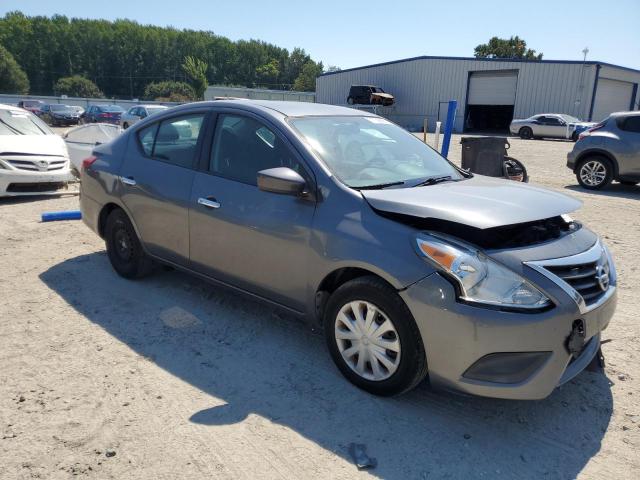 3N1CN7AP3KL825641 - 2019 NISSAN VERSA S GRAY photo 4