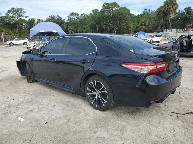 4T1B11HK8JU021556 - 2018 TOYOTA CAMRY L BLACK photo 2