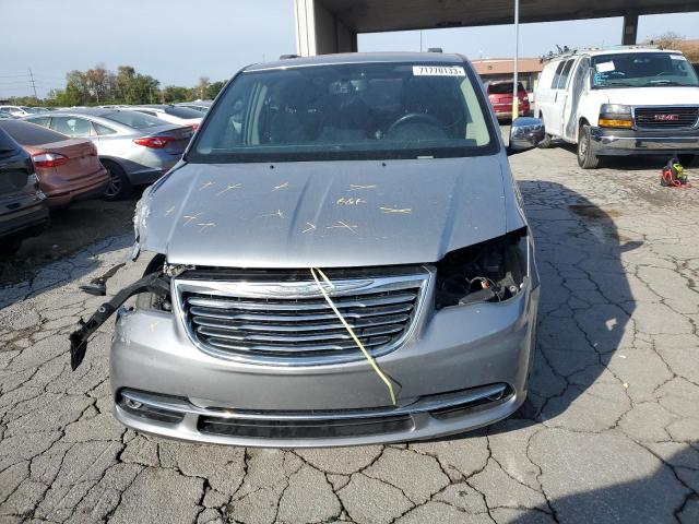 2C4RC1JG5GR121431 - 2016 CHRYSLER TOWN & COU LIMITED SILVER photo 5