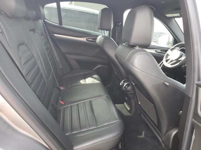 ZASFAKNN9J7B81364 - 2018 ALFA ROMEO STELVIO TI SPORT GRAY photo 11