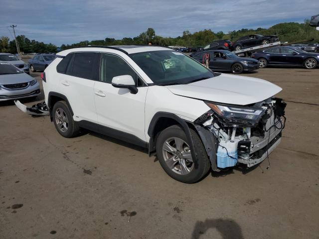 JTMRWRFVXSD278090 - 2025 TOYOTA RAV4 XLE WHITE photo 4