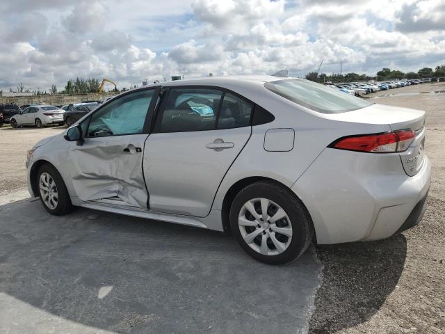 5YFB4MDE3RP131405 - 2024 TOYOTA COROLLA LE Silber Foto 2