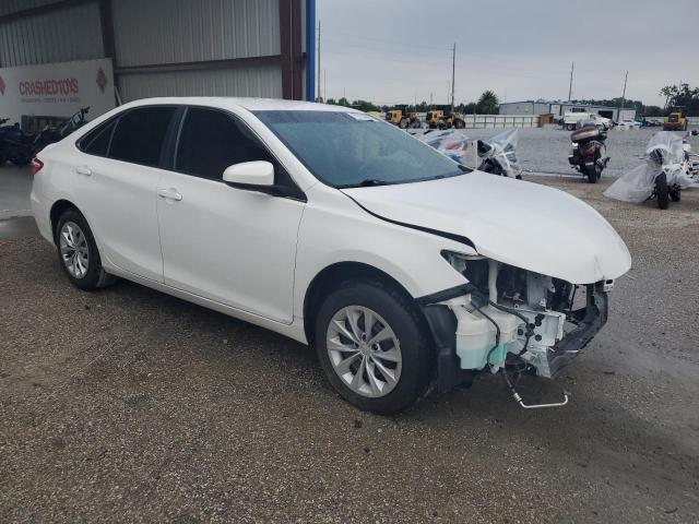 4T1BF1FK8HU650507 - 2017 TOYOTA CAMRY LE 白色 照片 4
