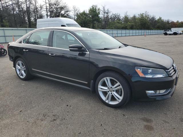 1VWCT7A37FC120808 - 2015 VOLKSWAGEN PASSAT SEL BLACK photo 4