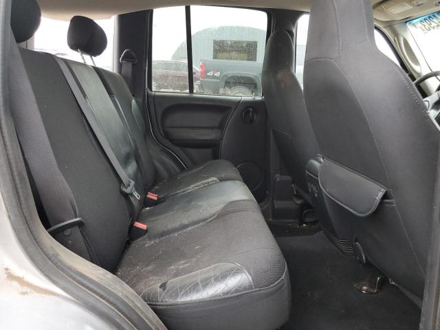 1J4GL38K13W577905 - 2003 JEEP LIBERTY RENEGADE SILVER photo 10