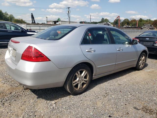 1HGCM56767A134939 - 2007 HONDA ACCORD EX 银色 照片 3