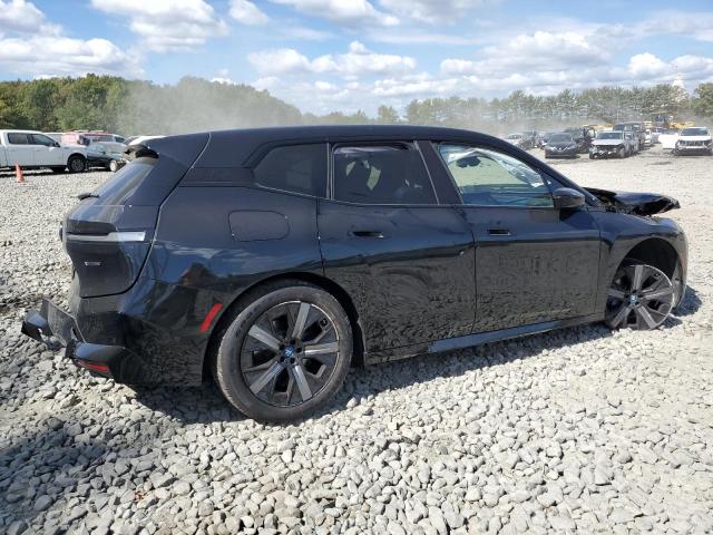 WB523CF04RCR88366 - 2024 BMW IX XDRIVE50 BLACK photo 3