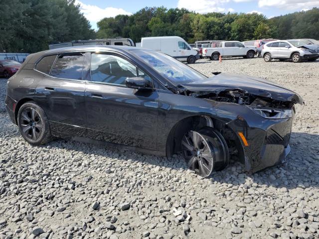 WB523CF04RCR88366 - 2024 BMW IX XDRIVE50 BLACK photo 4