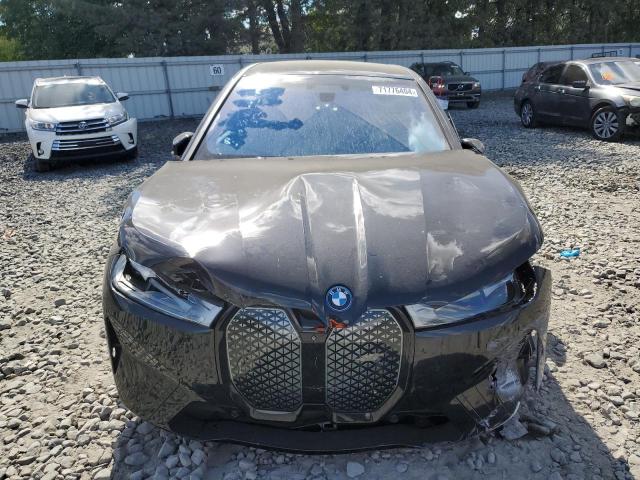 WB523CF04RCR88366 - 2024 BMW IX XDRIVE50 BLACK photo 5