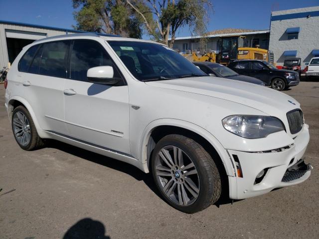 5UXZV8C58D0C16359 - 2013 BMW X5 XDRIVE50I WHITE photo 4