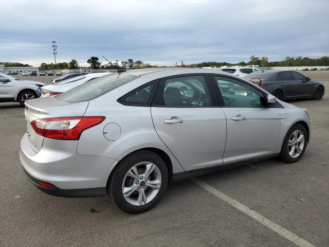 1FADP3F22EL319693 - 2014 FORD FOCUS SE SILVER photo 3