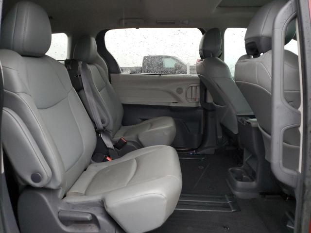 5TDYRKEC9MS066959 - 2021 TOYOTA SIENNA XLE RED photo 11