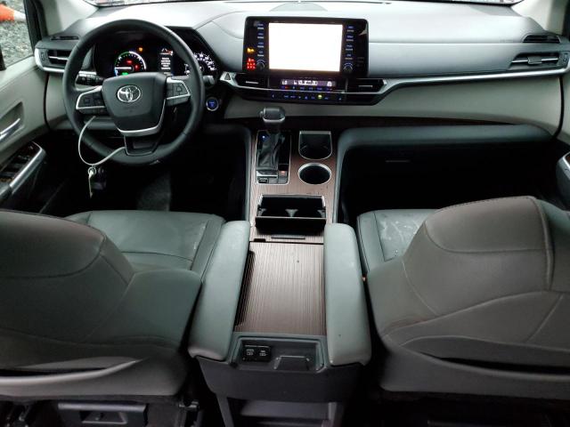 5TDYRKEC9MS066959 - 2021 TOYOTA SIENNA XLE RED photo 8