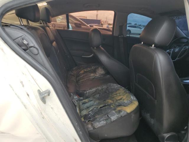 2G4GR5EKXC9113620 - 2012 BUICK REGAL WHITE photo 10