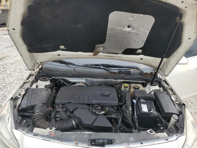 2G4GR5EKXC9113620 - 2012 BUICK REGAL WHITE photo 11