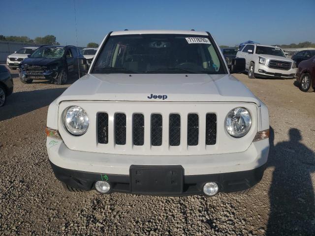 1C4NJRFB0HD174316 - 2017 JEEP PATRIOT LATITUDE WHITE photo 5