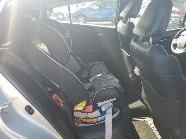 JTDKARFU4J3549883 - 2018 TOYOTA PRIUS 银色 照片 10