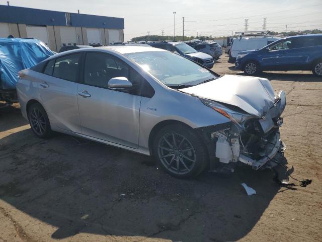 JTDKARFU4J3549883 - 2018 TOYOTA PRIUS 银色 照片 4