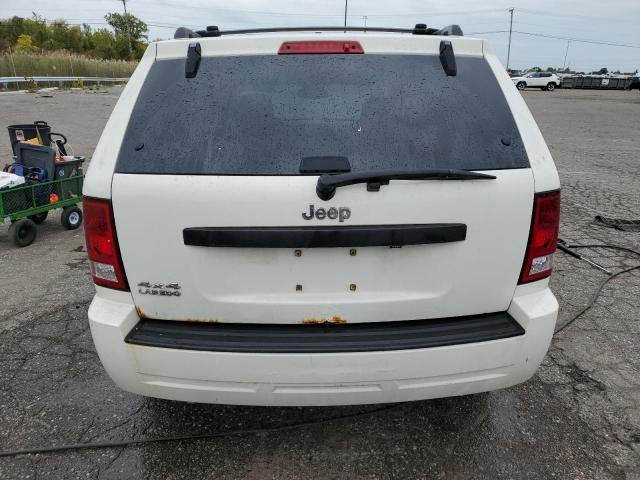 1J8GR48K68C246975 - 2008 JEEP GRAND CHER LAREDO WHITE photo 6