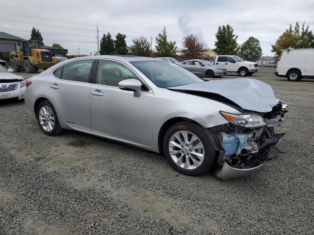 JTHBW1GG6E2065302 - 2014 LEXUS ES 300H SILVER photo 4