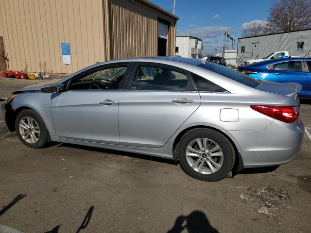 5NPEB4AC3DH797224 - 2013 HYUNDAI SONATA GLS SILVER photo 2