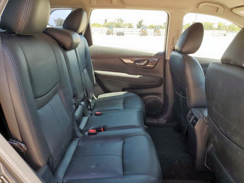 5N1AT2MV1JC772256 - 2018 NISSAN ROGUE S GRAY photo 11