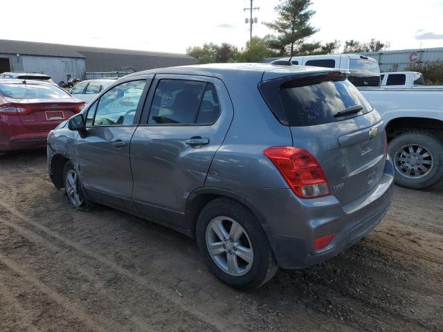 3GNCJKSB3LL194252 - 2020 CHEVROLET TRAX LS GRAY photo 2