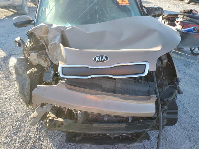 KNDJN2A26F7143813 - 2015 KIA SOUL TAN photo 11