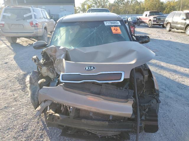 KNDJN2A26F7143813 - 2015 KIA SOUL TAN photo 5